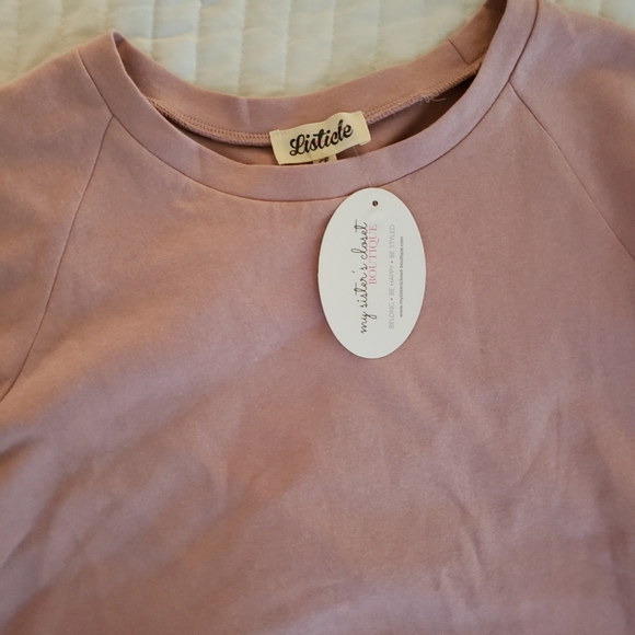 Blush pink top with bubble sleeved. New with tags - Picture 2 of 3